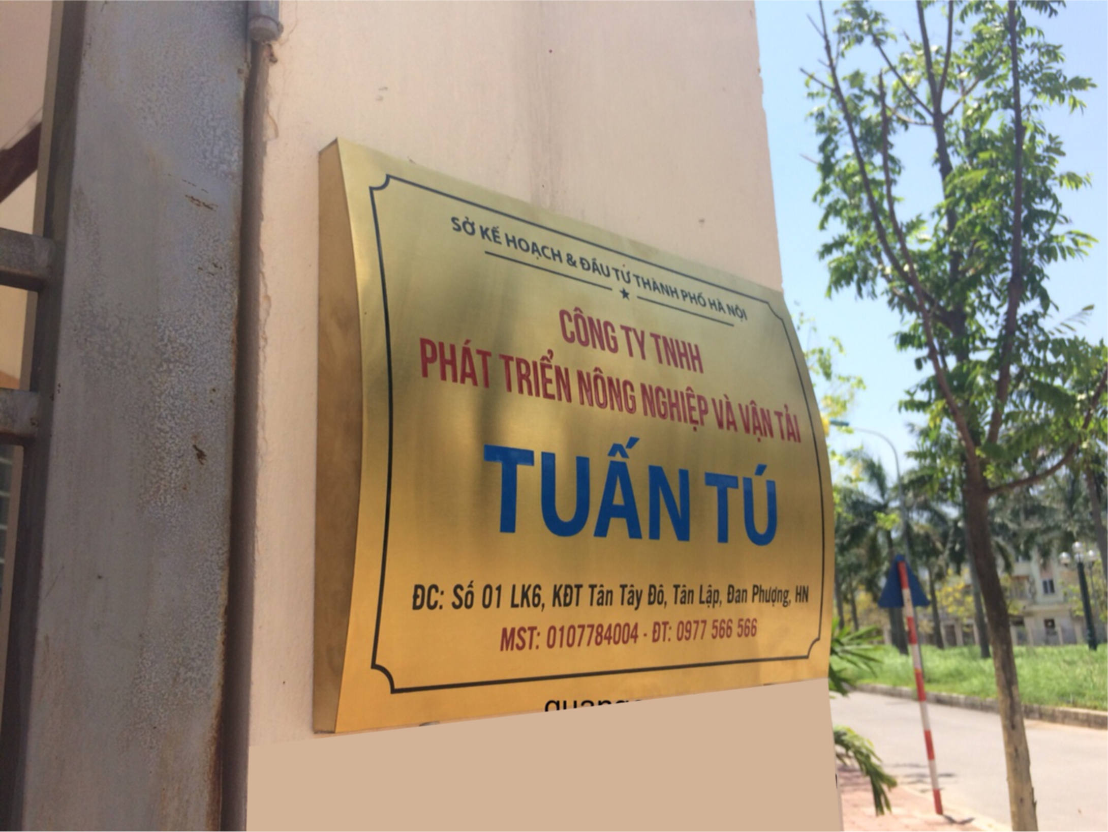 Biển inox ăn mòn, biển đồng ăn mòn là gì?